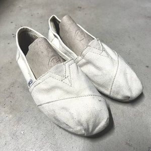 TOMS Beige Canvas Classics